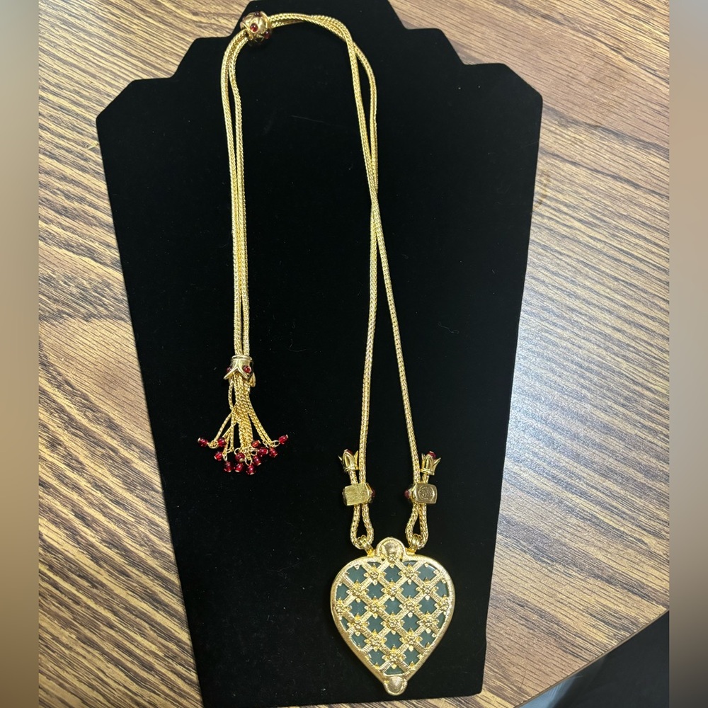 Rare Elizabeth Taylor Avon Necklace - Picture 2 of 11